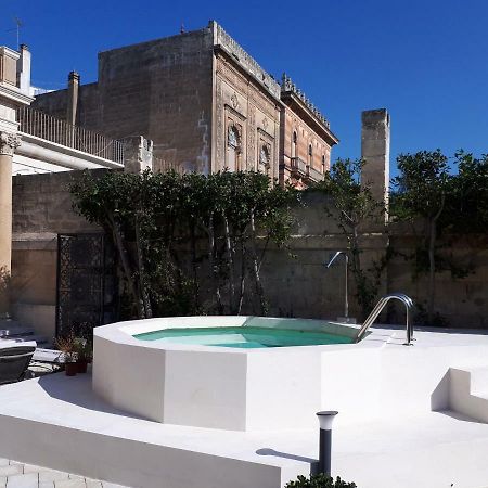 Bed and Breakfast Dimora Charleston Lecce Parcheggio Privato In Loco Gratis Exterior foto
