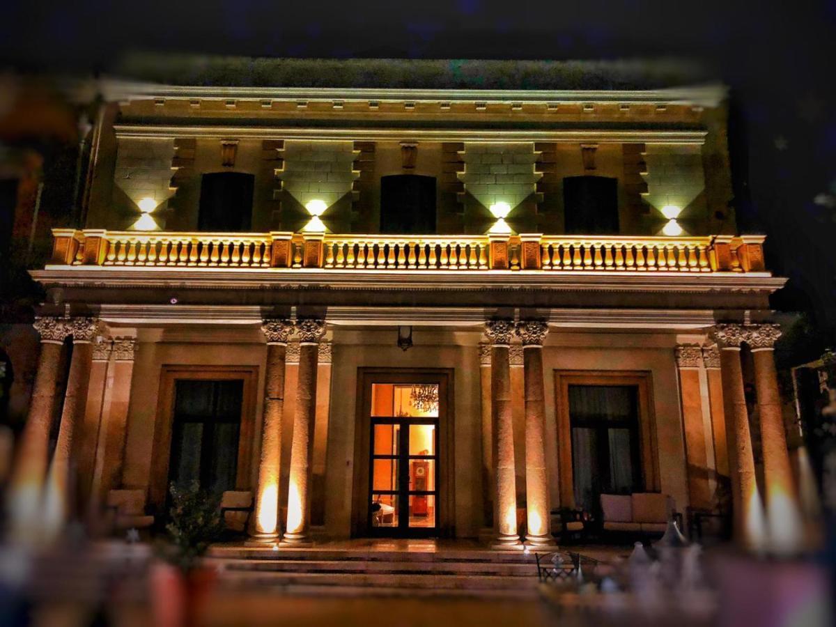 Bed and Breakfast Dimora Charleston Lecce Parcheggio Privato In Loco Gratis Exterior foto