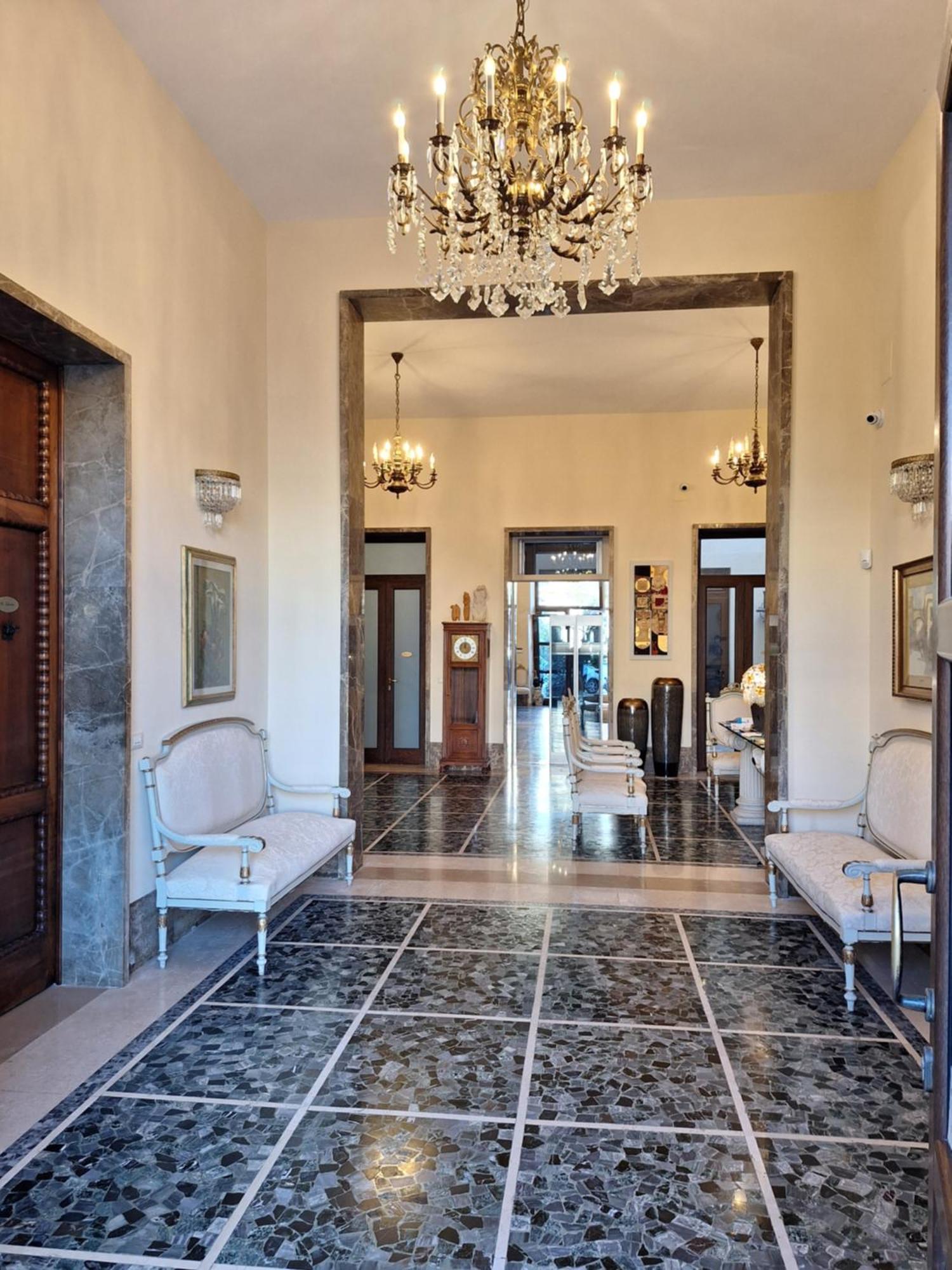 Bed and Breakfast Dimora Charleston Lecce Parcheggio Privato In Loco Gratis Exterior foto