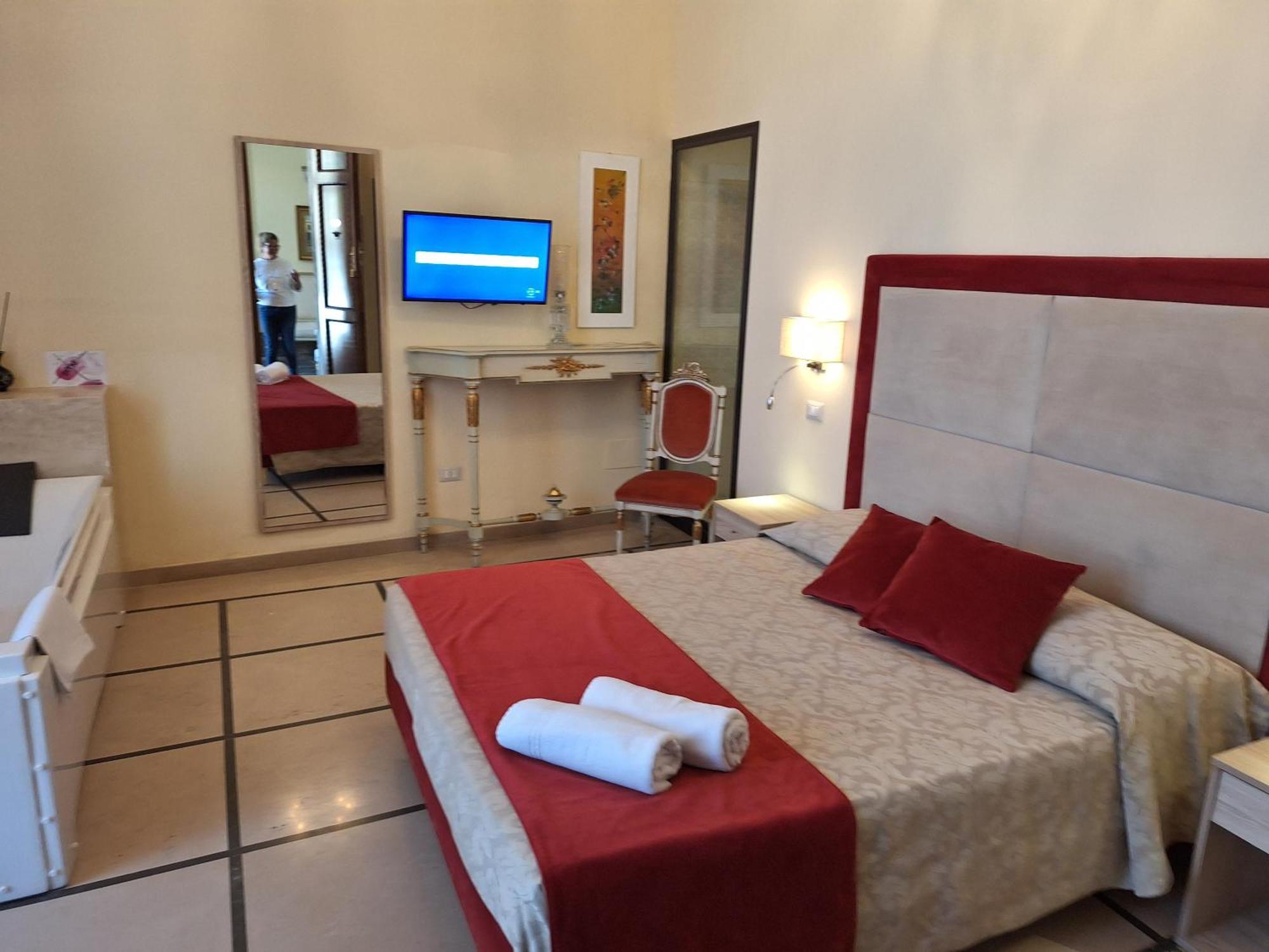 Bed and Breakfast Dimora Charleston Lecce Parcheggio Privato In Loco Gratis Zimmer foto